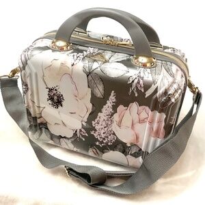 TRIFORCE GRAY FLORAL COSMETICS MAKEUP STORAGE CARRYALL OVERNIGHT WEEKEND BAG